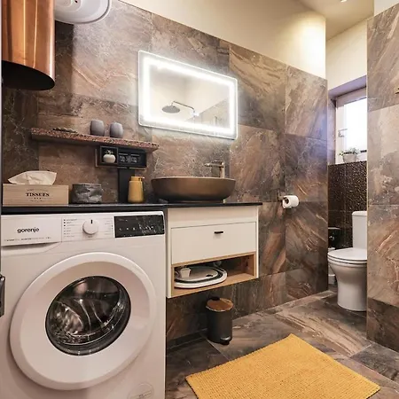 Shady Garden زادار