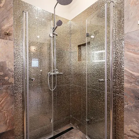 Shady Garden زادار