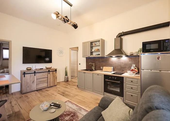 Apartman Shady Garden *